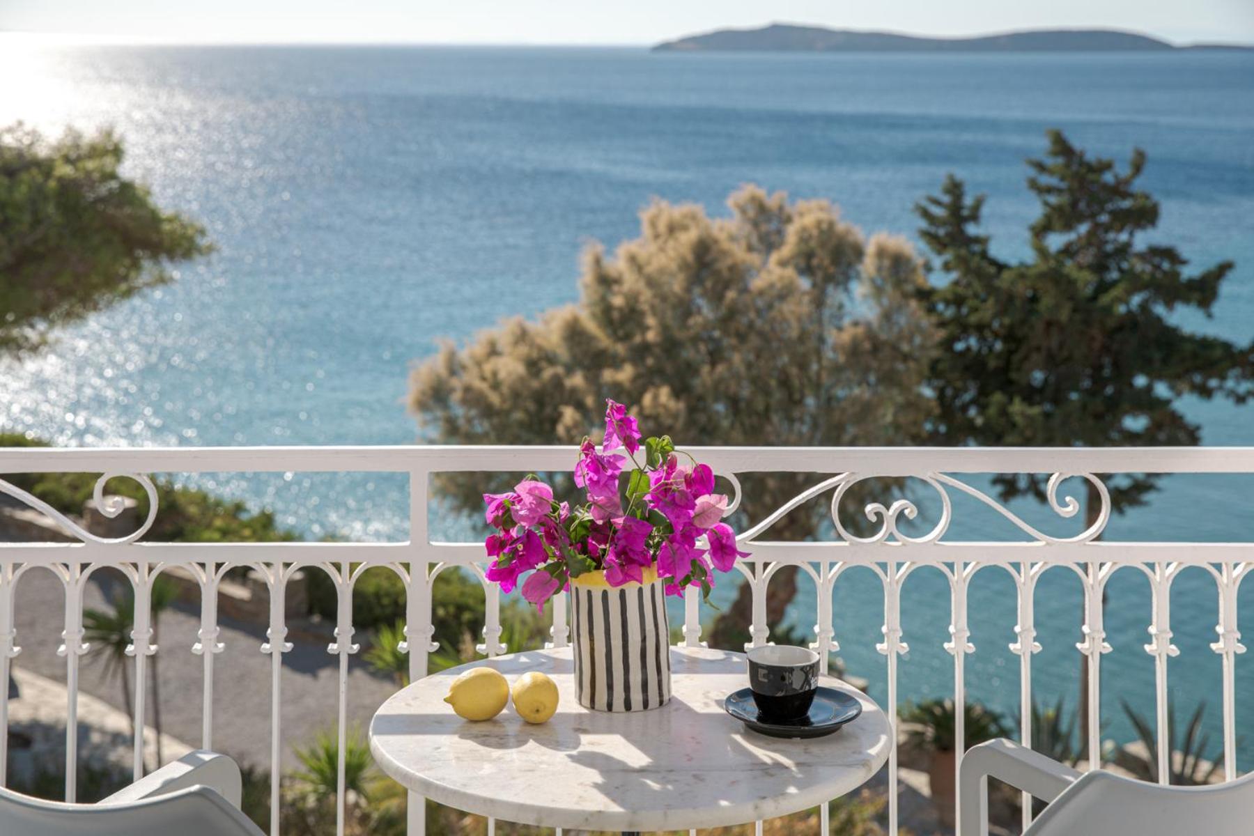 Aneroussa Beach Hotel 바트시 외부 사진