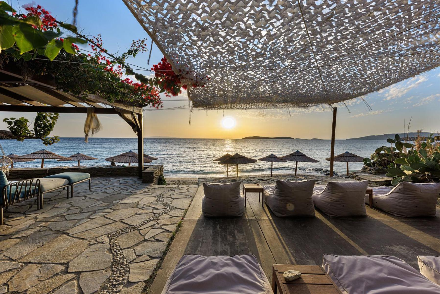 Aneroussa Beach Hotel 바트시 외부 사진