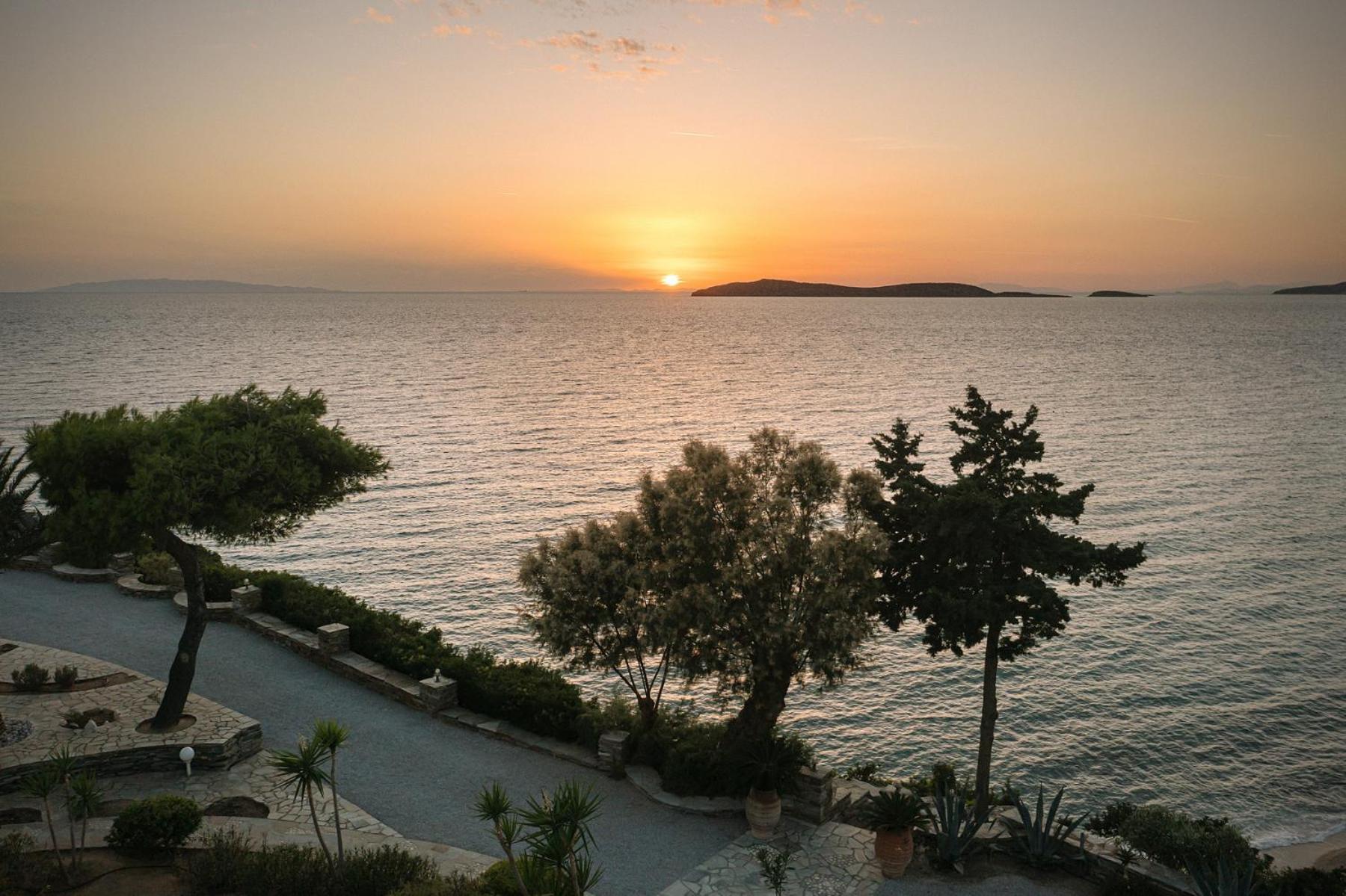 Aneroussa Beach Hotel 바트시 외부 사진