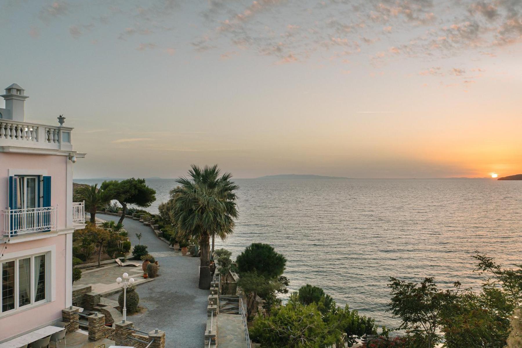 Aneroussa Beach Hotel 바트시 외부 사진