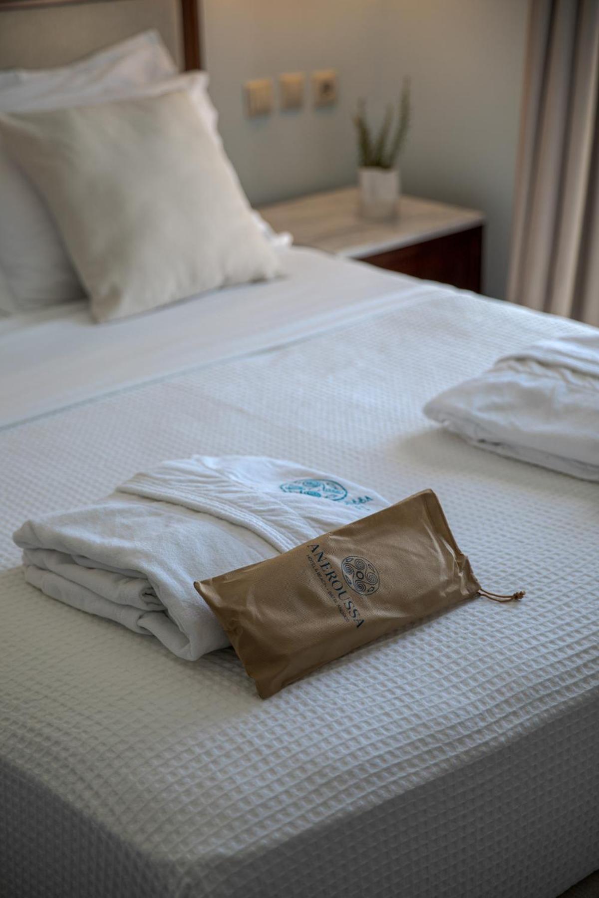 Aneroussa Beach Hotel 바트시 외부 사진