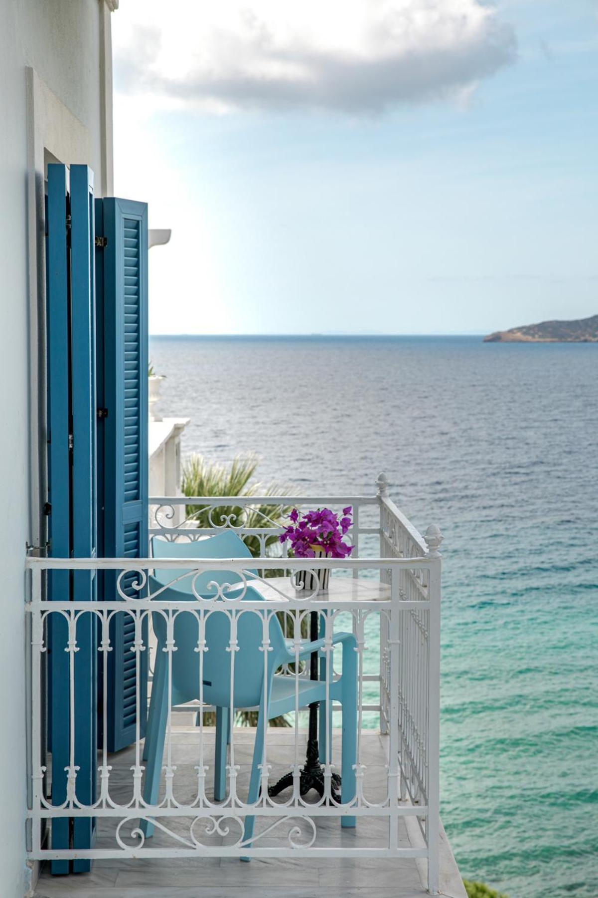 Aneroussa Beach Hotel 바트시 외부 사진