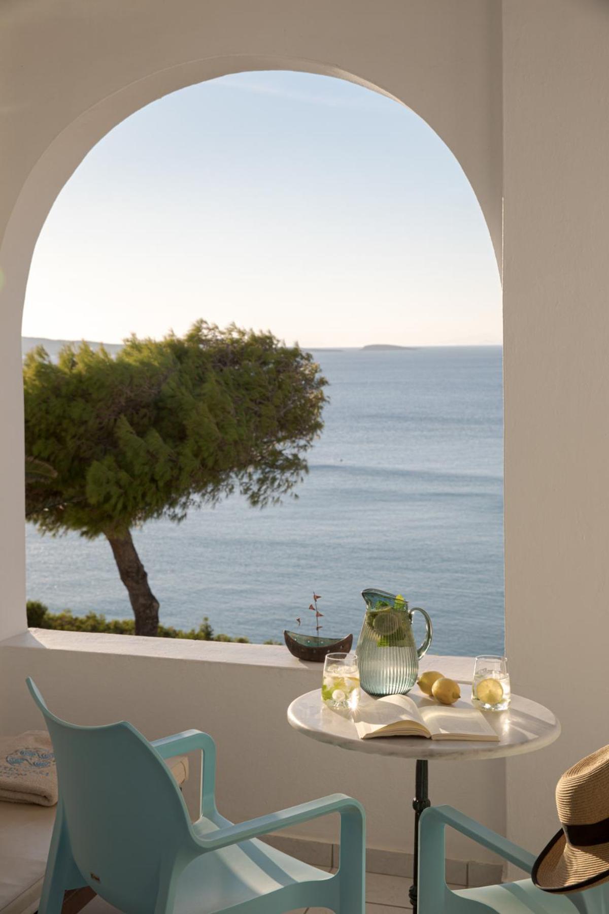 Aneroussa Beach Hotel 바트시 외부 사진