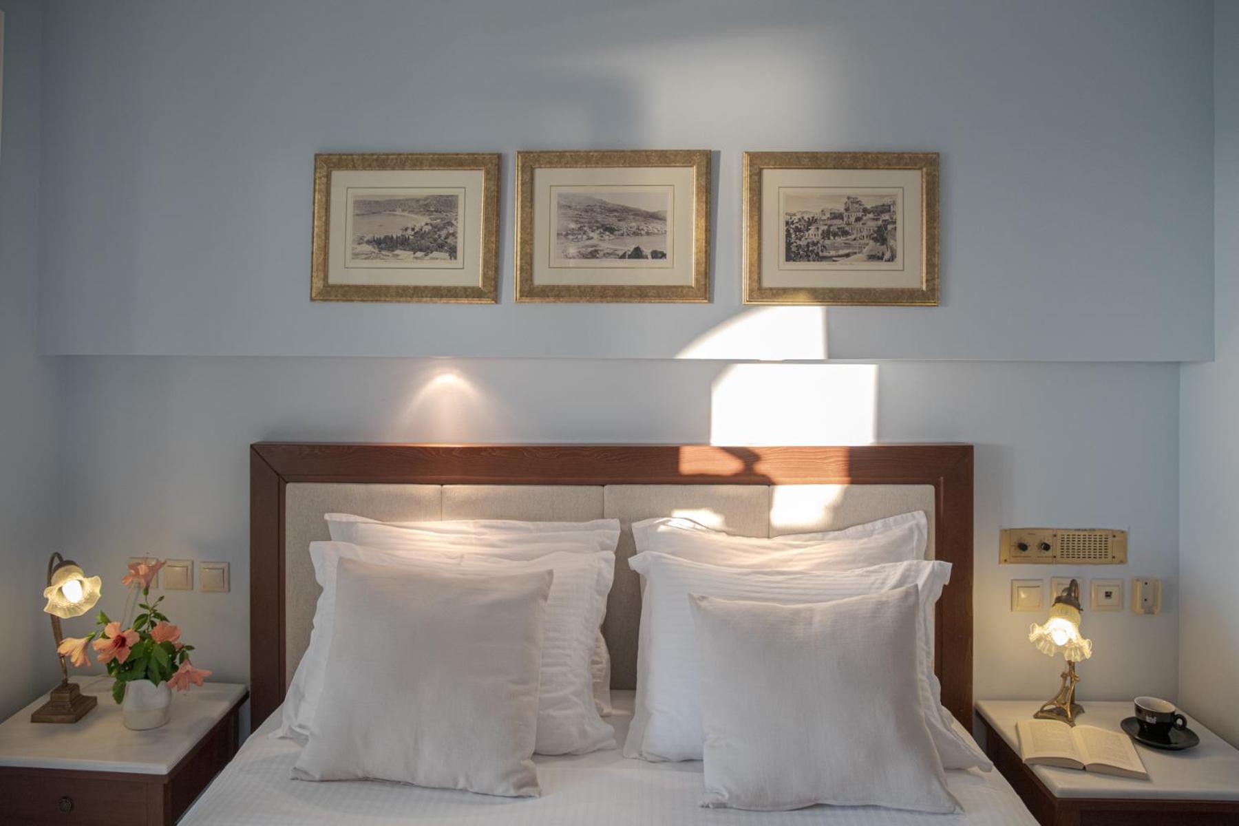 Aneroussa Beach Hotel 바트시 외부 사진